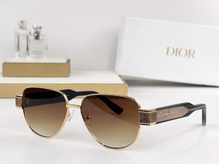 Picture of Dior Sunglasses _SKUfw76324616fw